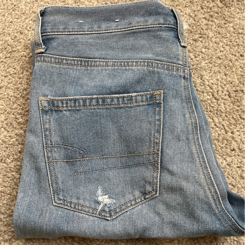 Worn Only A Few Times American Eagle Mom Jeans | Size 2